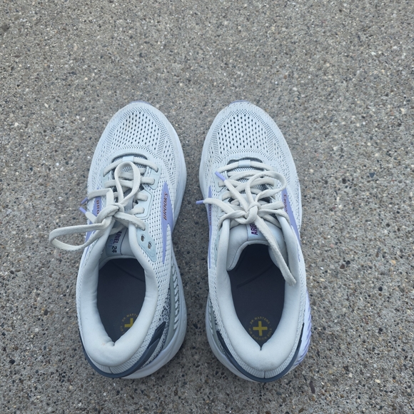 Brooks Ariel 24 Sneaker Women Size 8B - Picture 10 of 14